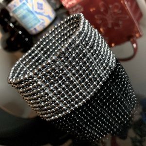 Metallic grey beads bracelet 🌚